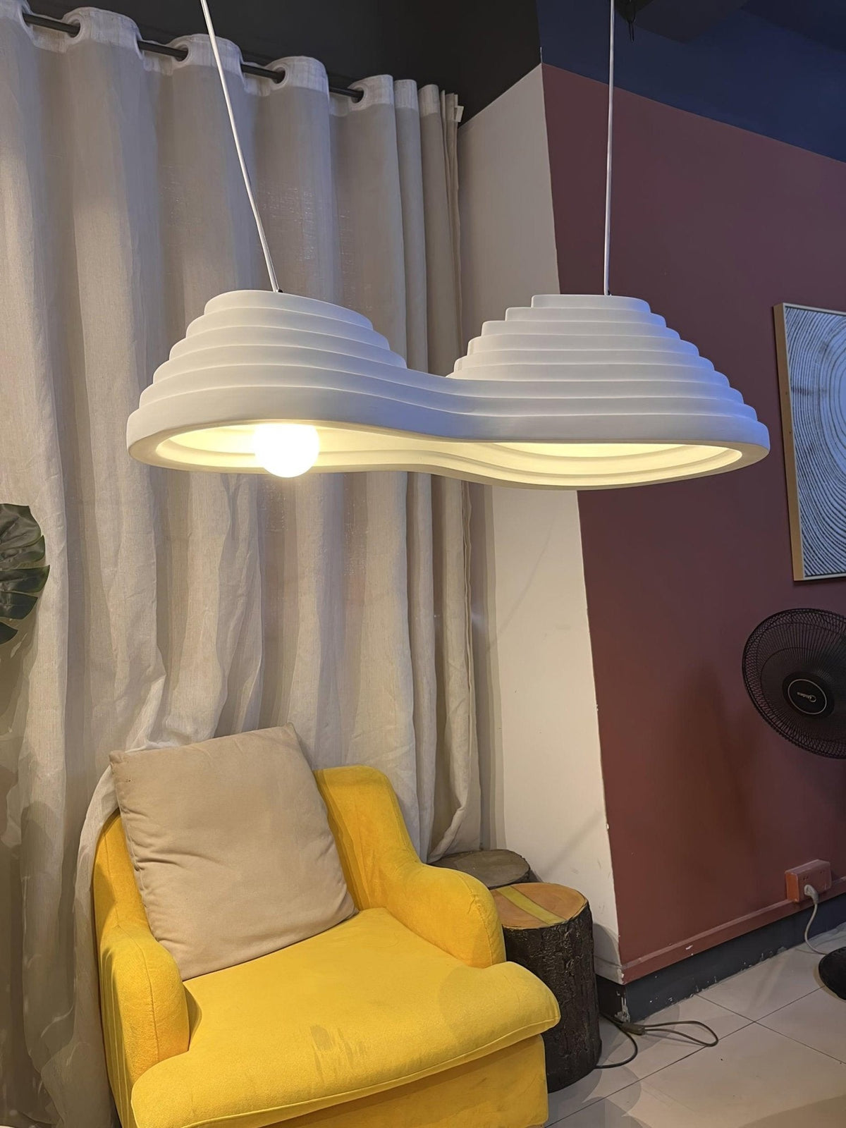 Niruise minimalistyczna lampa wisząca z żywicy
