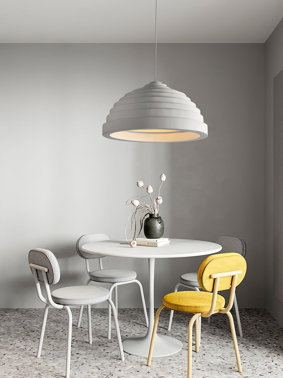 Niruise minimalistyczna lampa wisząca z żywicy