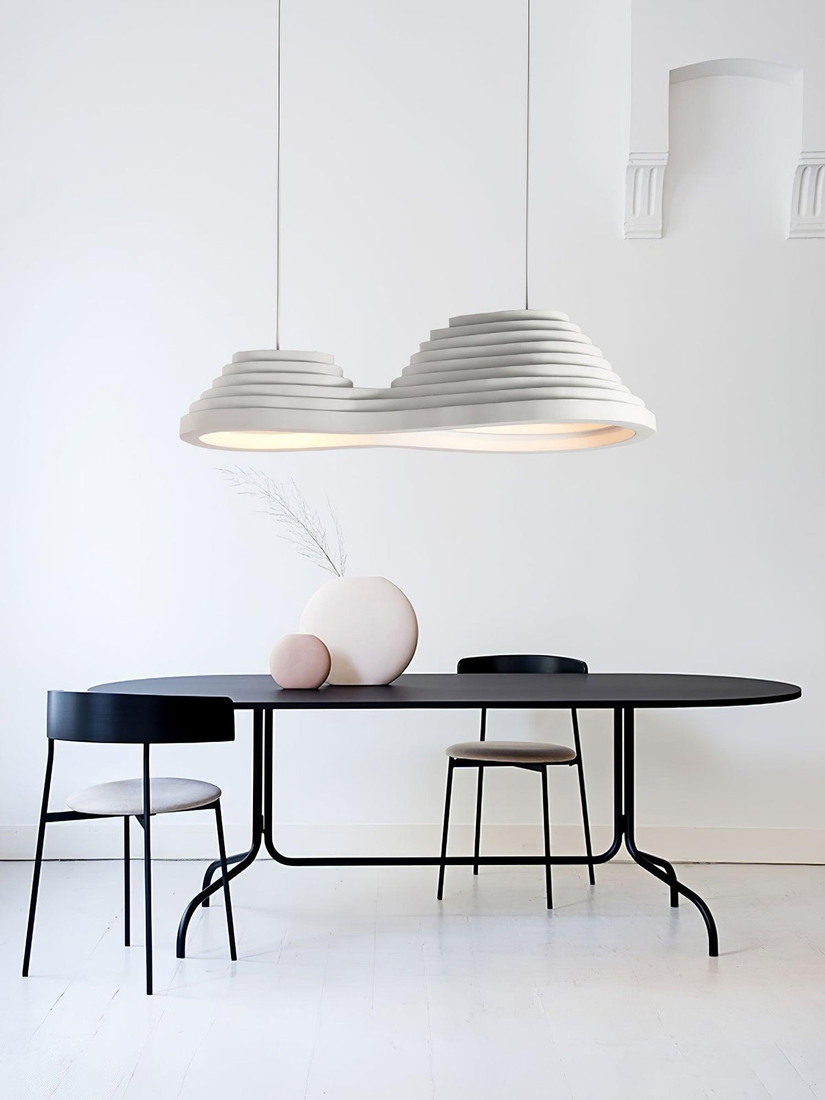 Niruise minimalistyczna lampa wisząca z żywicy