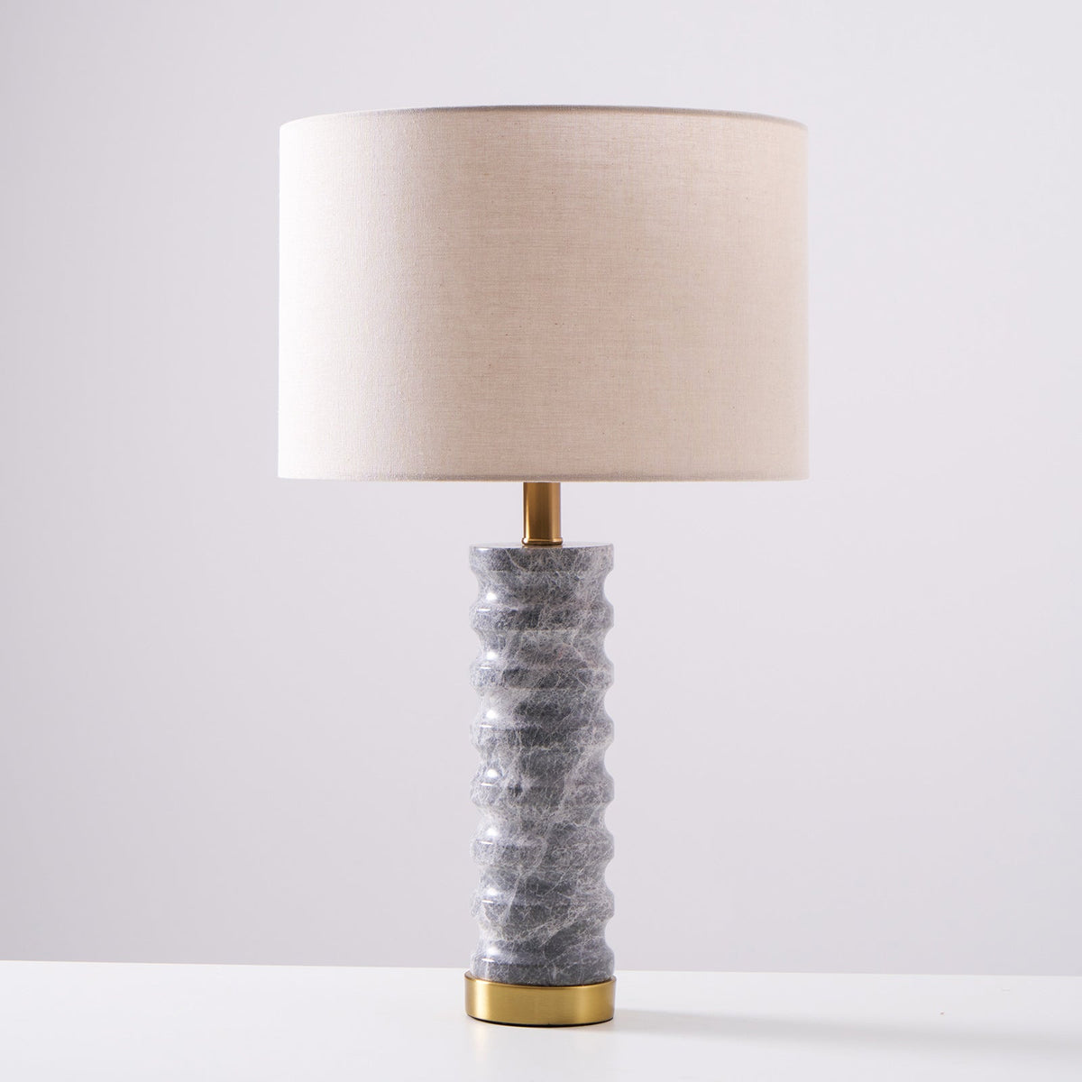 Petirielle nowoczesna lampa stołowa ze szkła