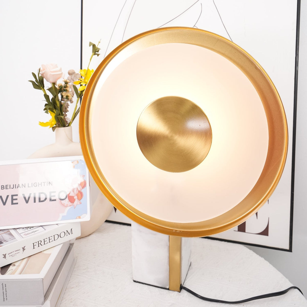 Tessain minimalistyczna lampa stołowa z marmuru