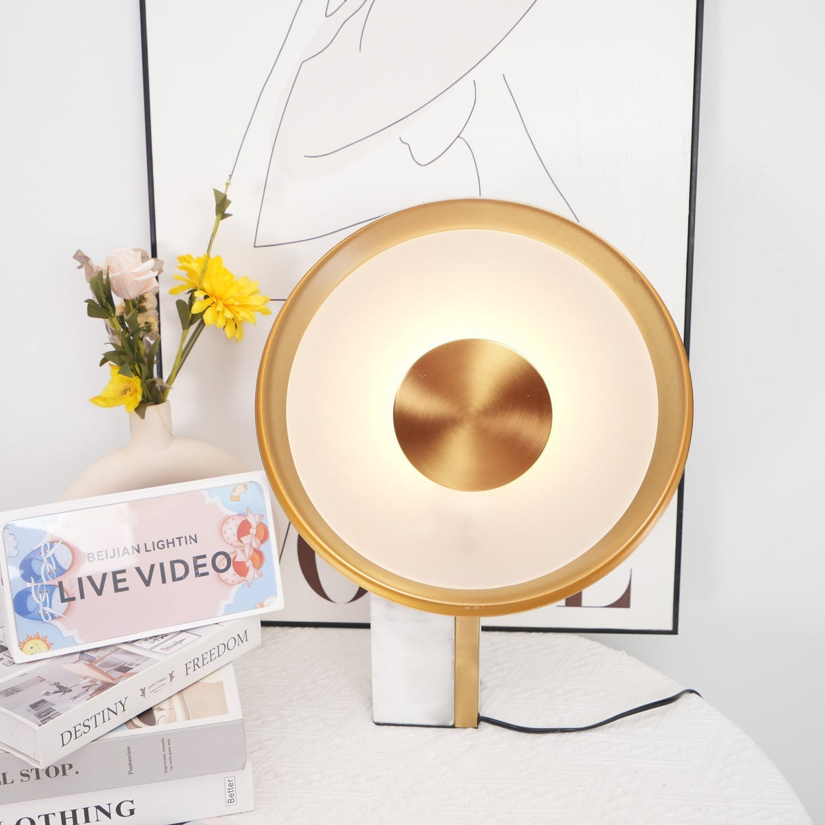 Tessain minimalistyczna lampa stołowa z marmuru