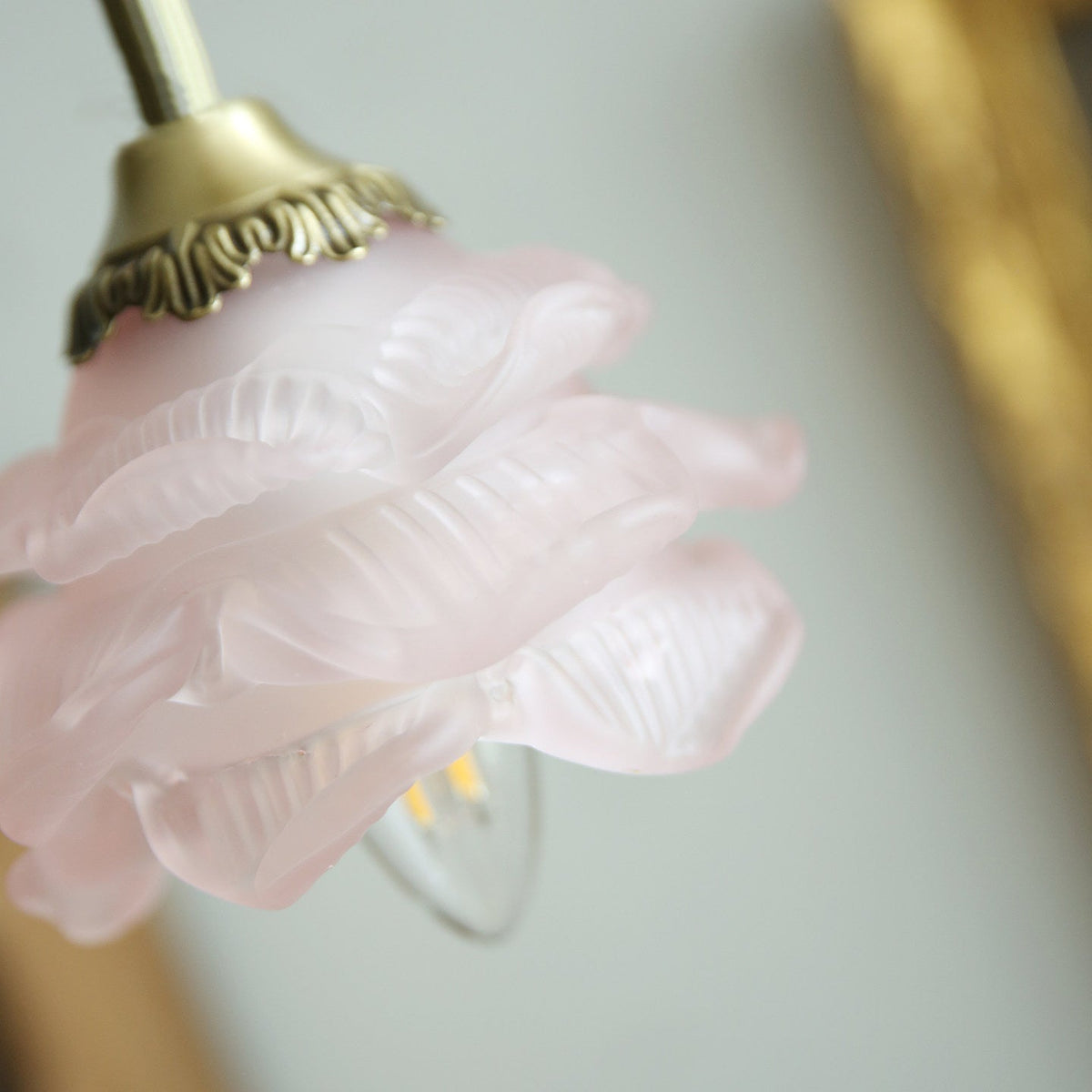 Avenoielle wisząca lampa z motywem kwiatowym