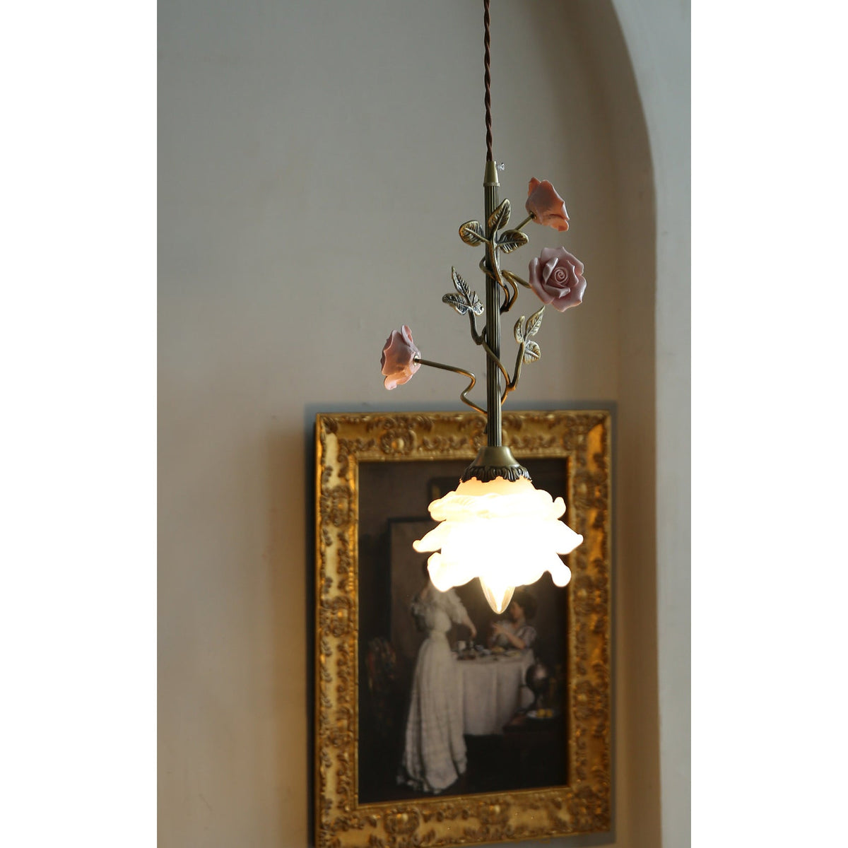Avenoielle wisząca lampa z motywem kwiatowym