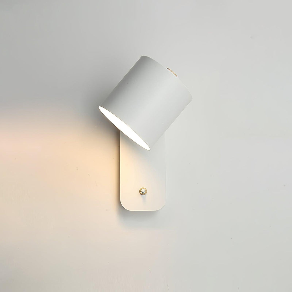 Quella regulowana lampa ścienna w kształcie cylindra