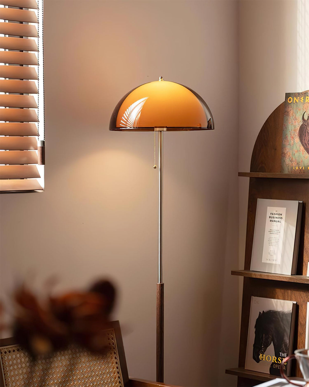 Selenielle lampa stojąca