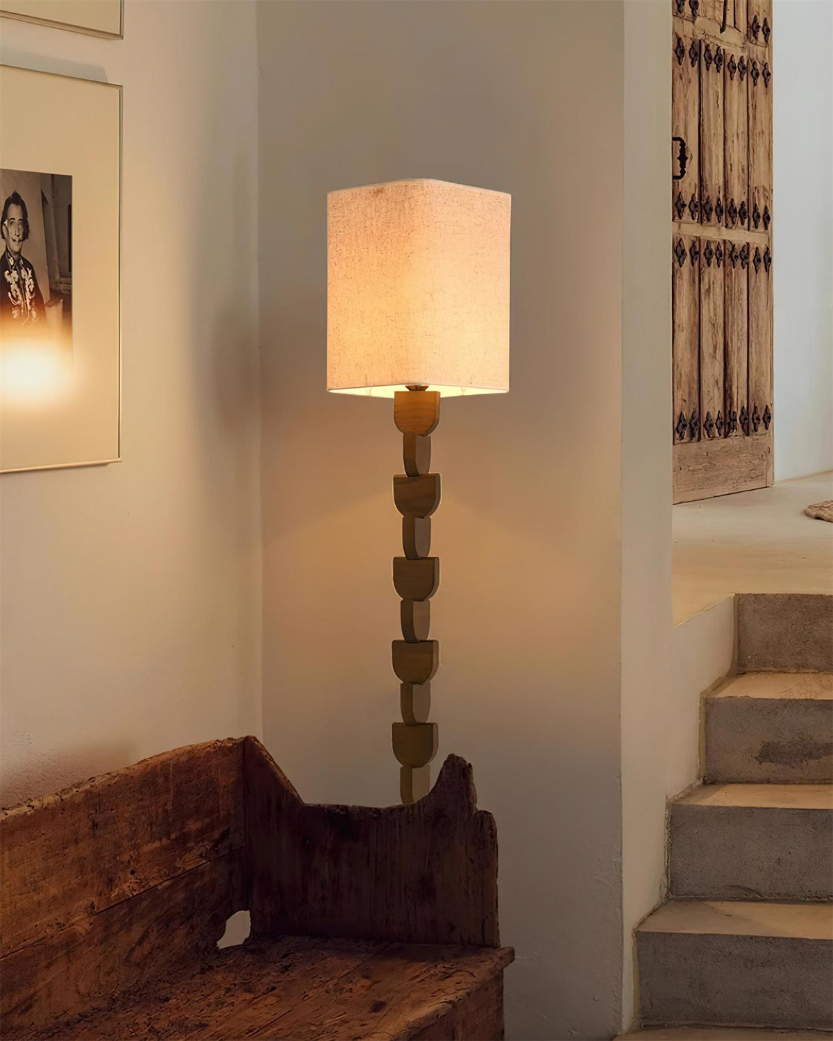 Rinoreria lampa stojąca z drewna