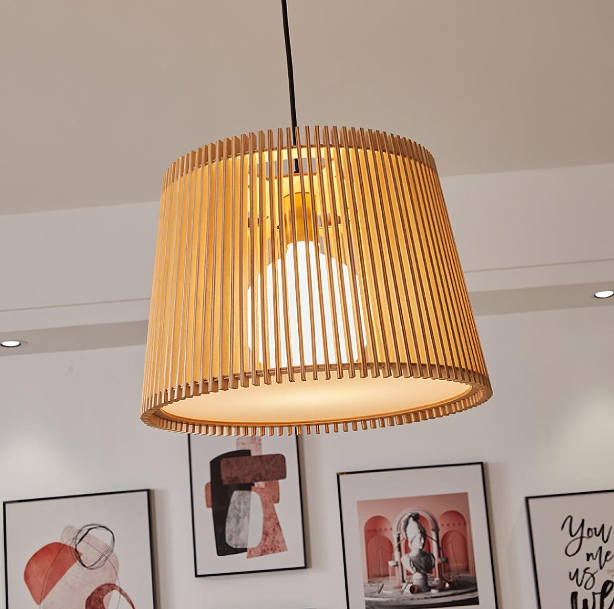 Clou wisząca lampa retro z drewna