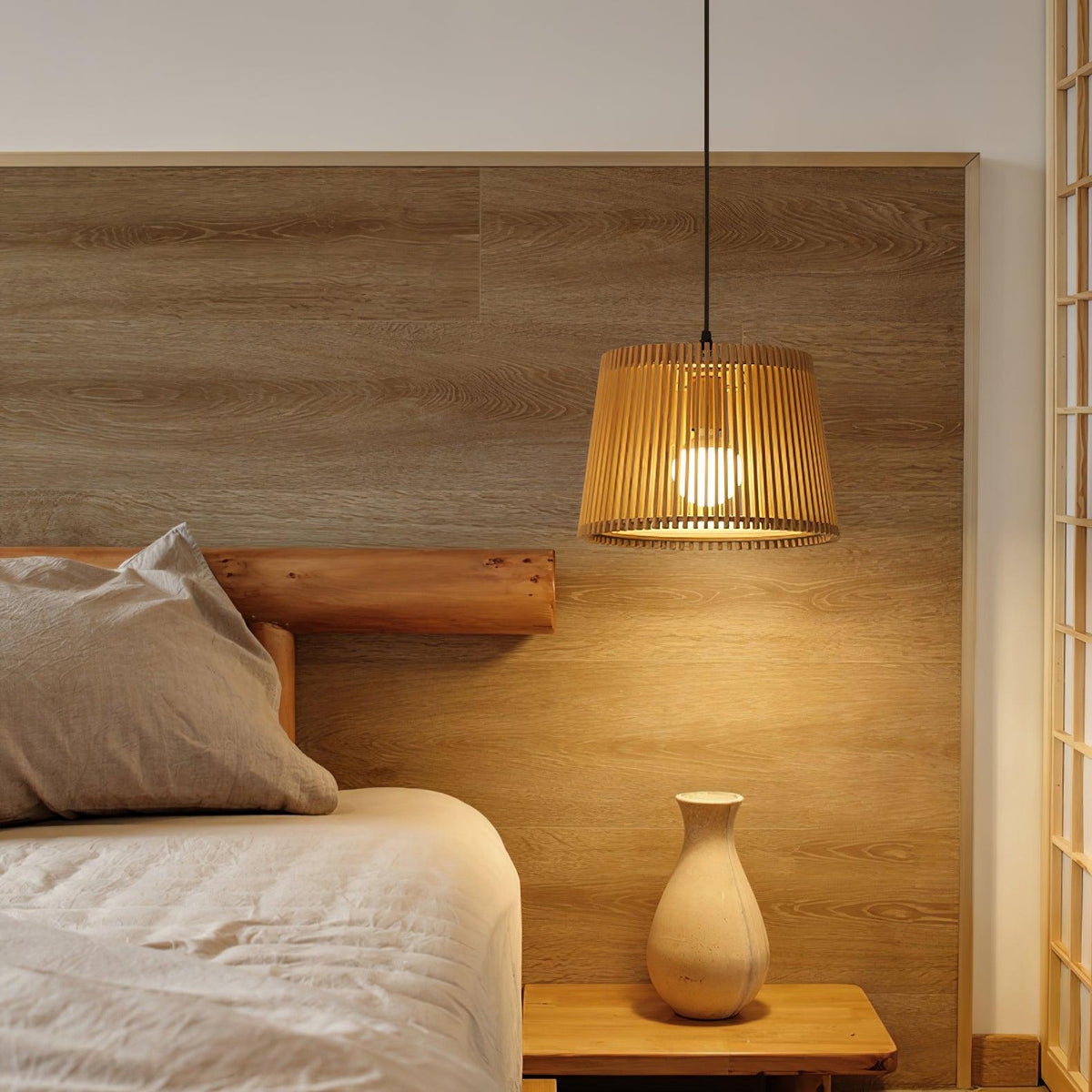 Clou wisząca lampa retro z drewna