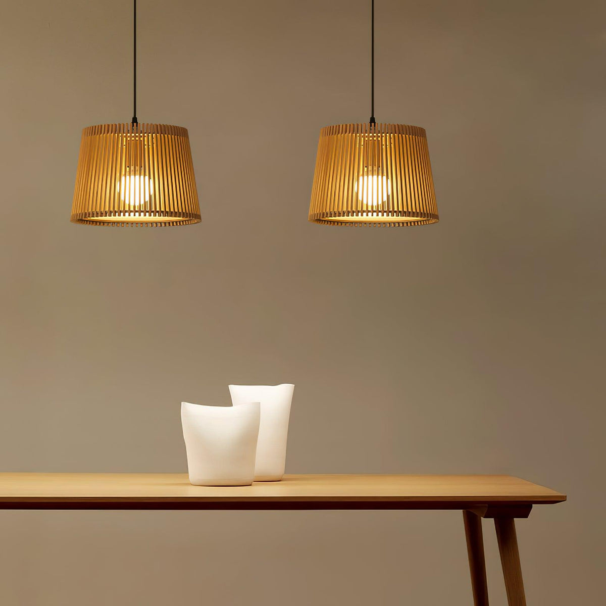 Clou wisząca lampa retro z drewna