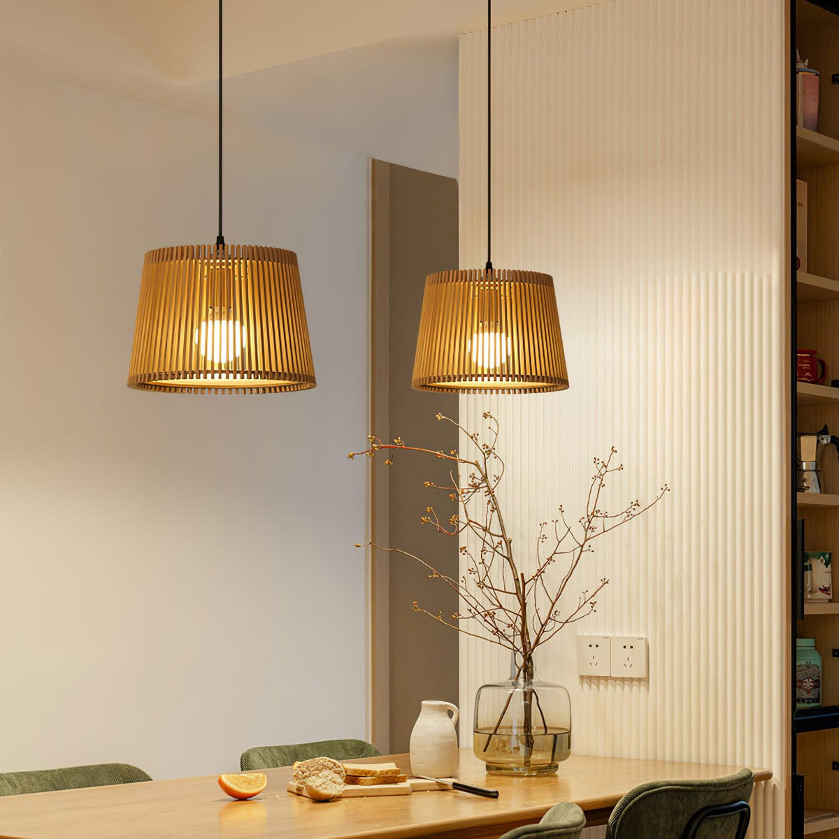 Clou wisząca lampa retro z drewna