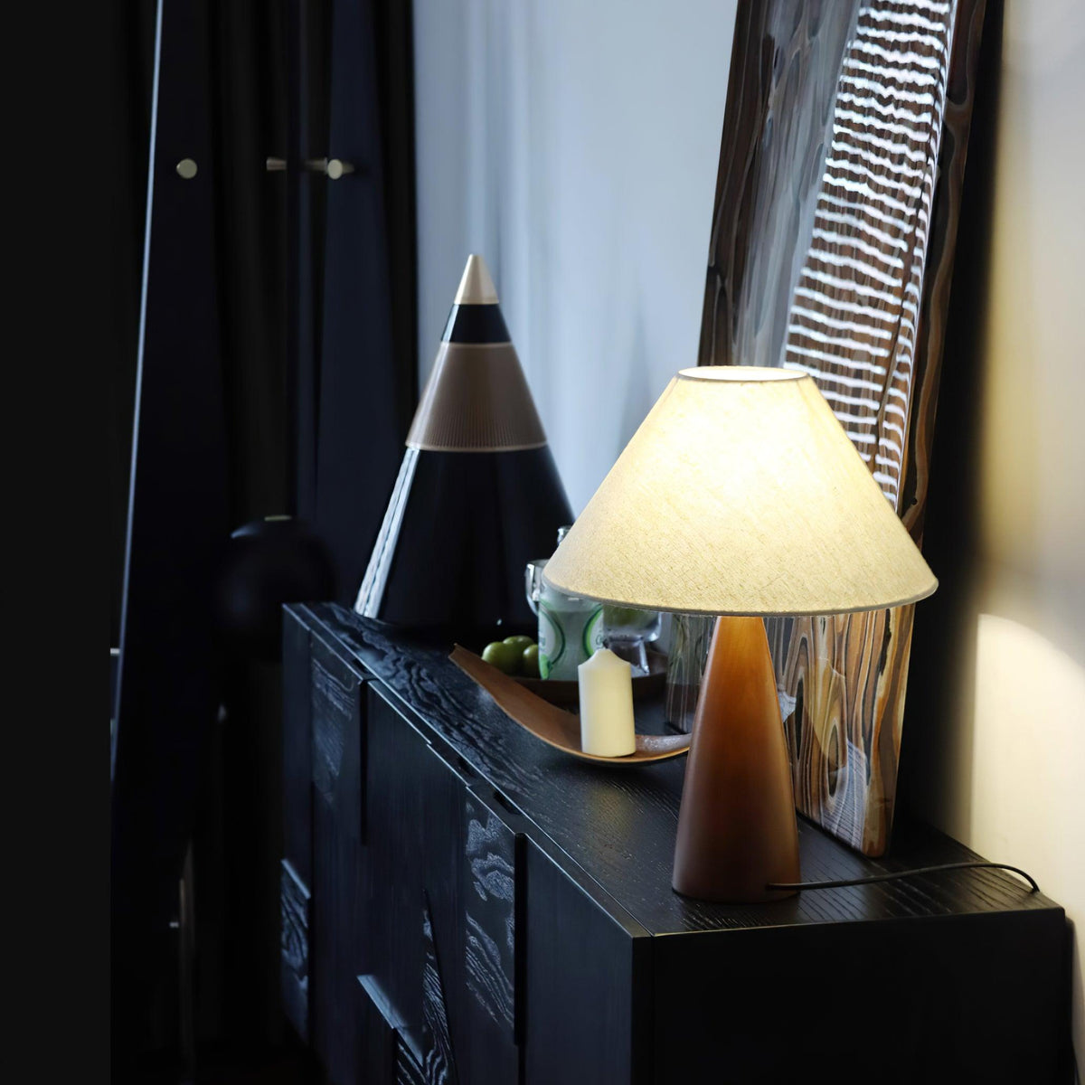 Lampa stołowa drewniana płócienna stożkowa minimalistyczna mid-century do salonu