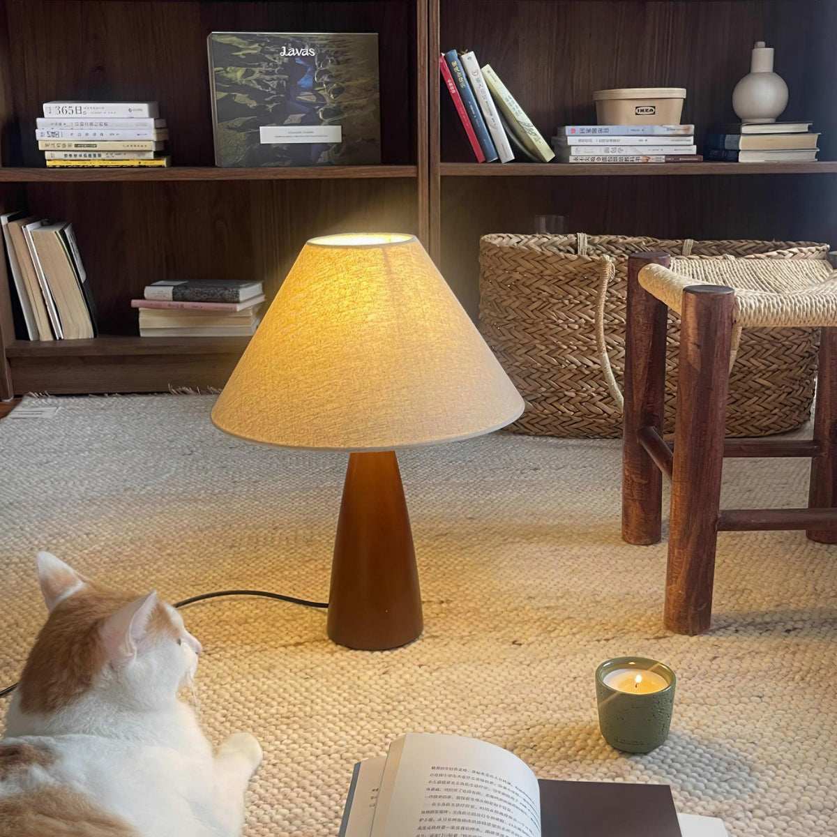 Lampa stołowa drewniana płócienna stożkowa minimalistyczna mid-century do salonu
