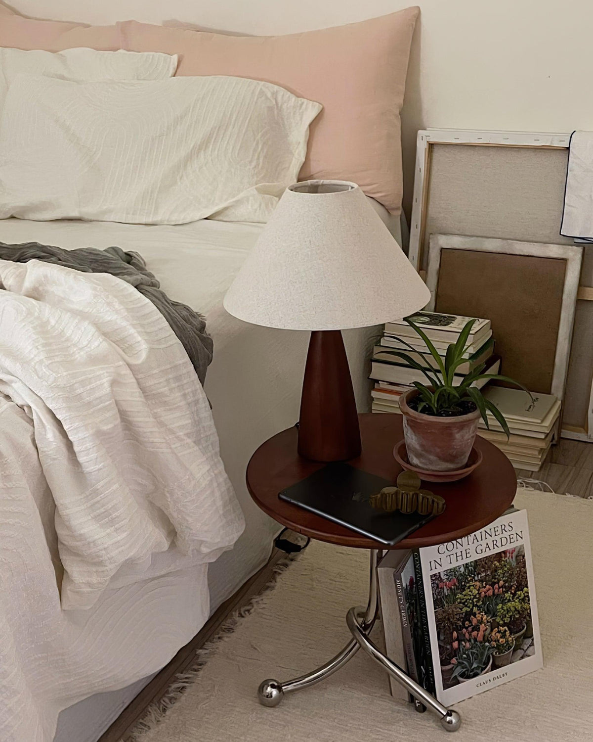 Lampa stołowa drewniana płócienna stożkowa minimalistyczna mid-century do salonu
