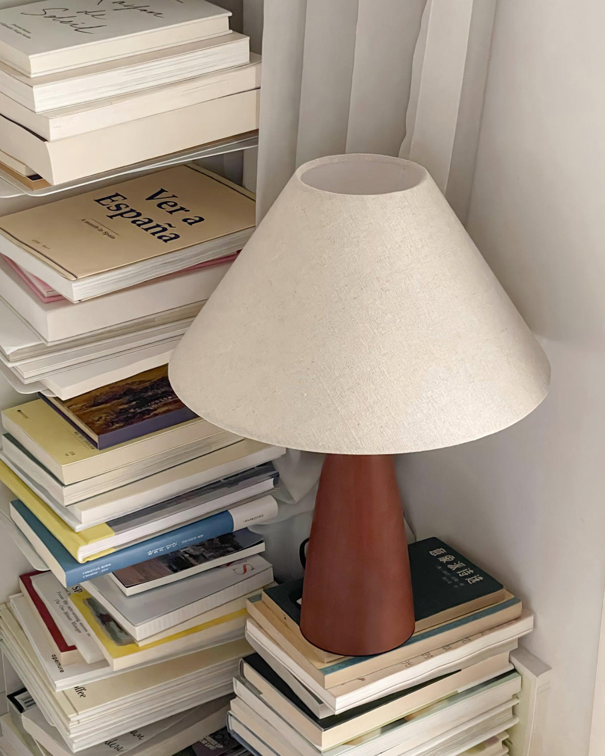 Lampa stołowa drewniana płócienna stożkowa minimalistyczna mid-century do salonu