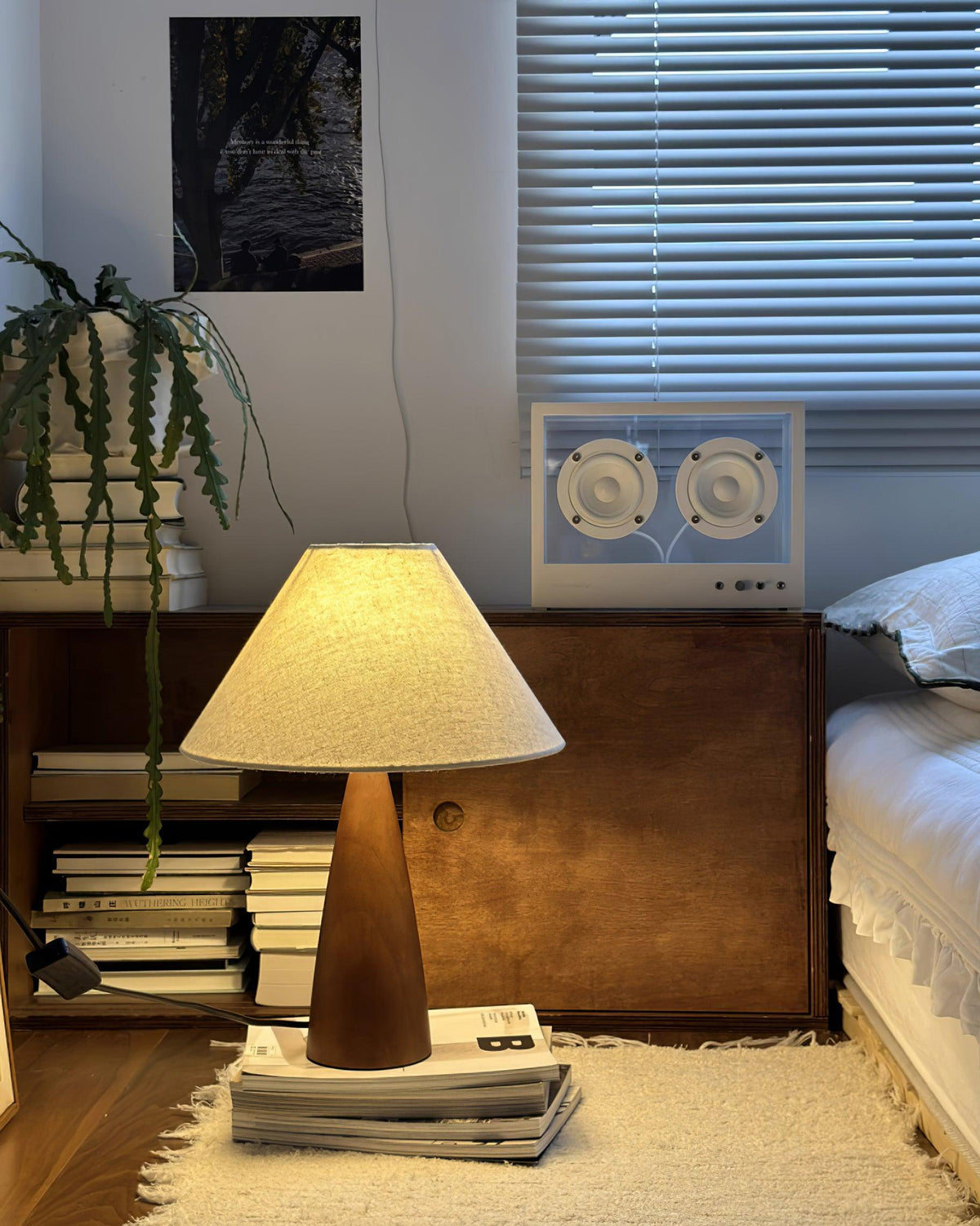 Lampa stołowa drewniana płócienna stożkowa minimalistyczna mid-century do salonu