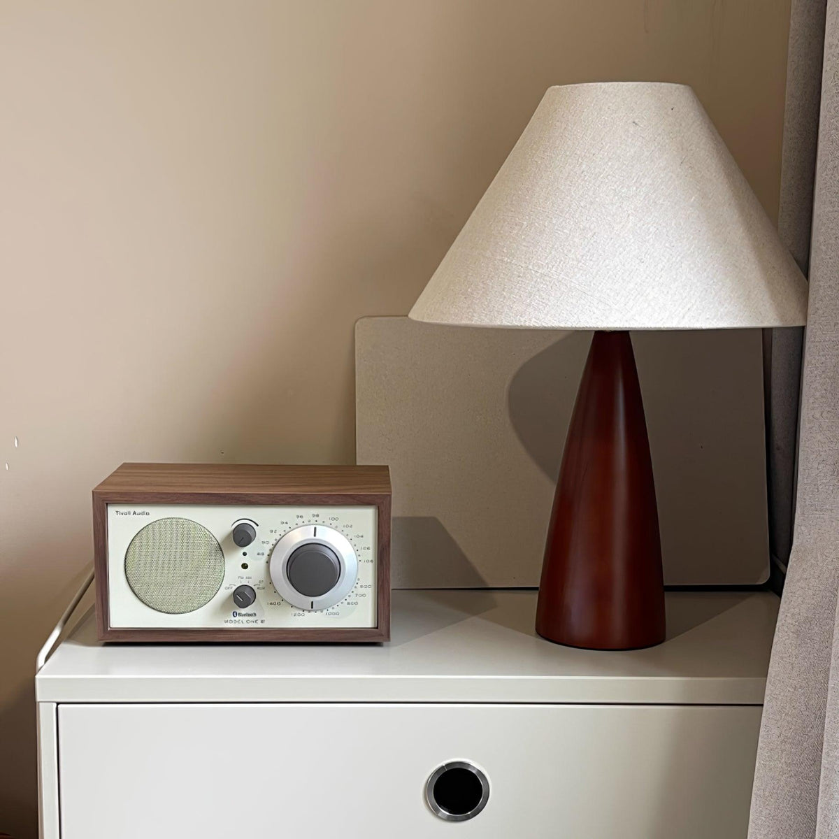Lampa stołowa drewniana płócienna stożkowa minimalistyczna mid-century do salonu