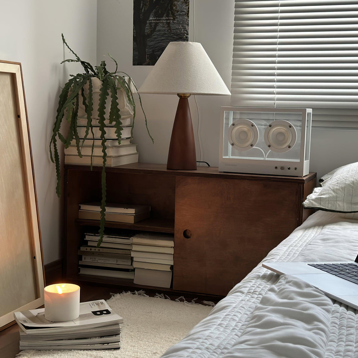 Lampa stołowa drewniana płócienna stożkowa minimalistyczna mid-century do salonu