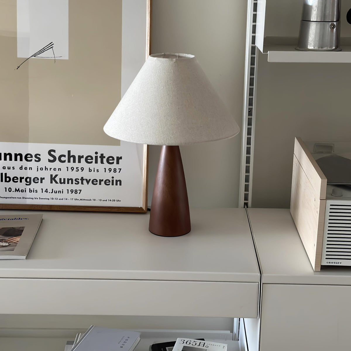 Lampa stołowa drewniana płócienna stożkowa minimalistyczna mid-century do salonu