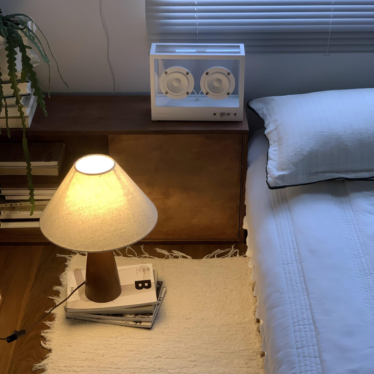 Lampa stołowa drewniana płócienna stożkowa minimalistyczna mid-century do salonu