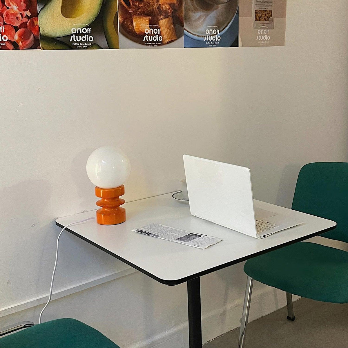 Lampa stołowa Sorinira ze szkła i drewna