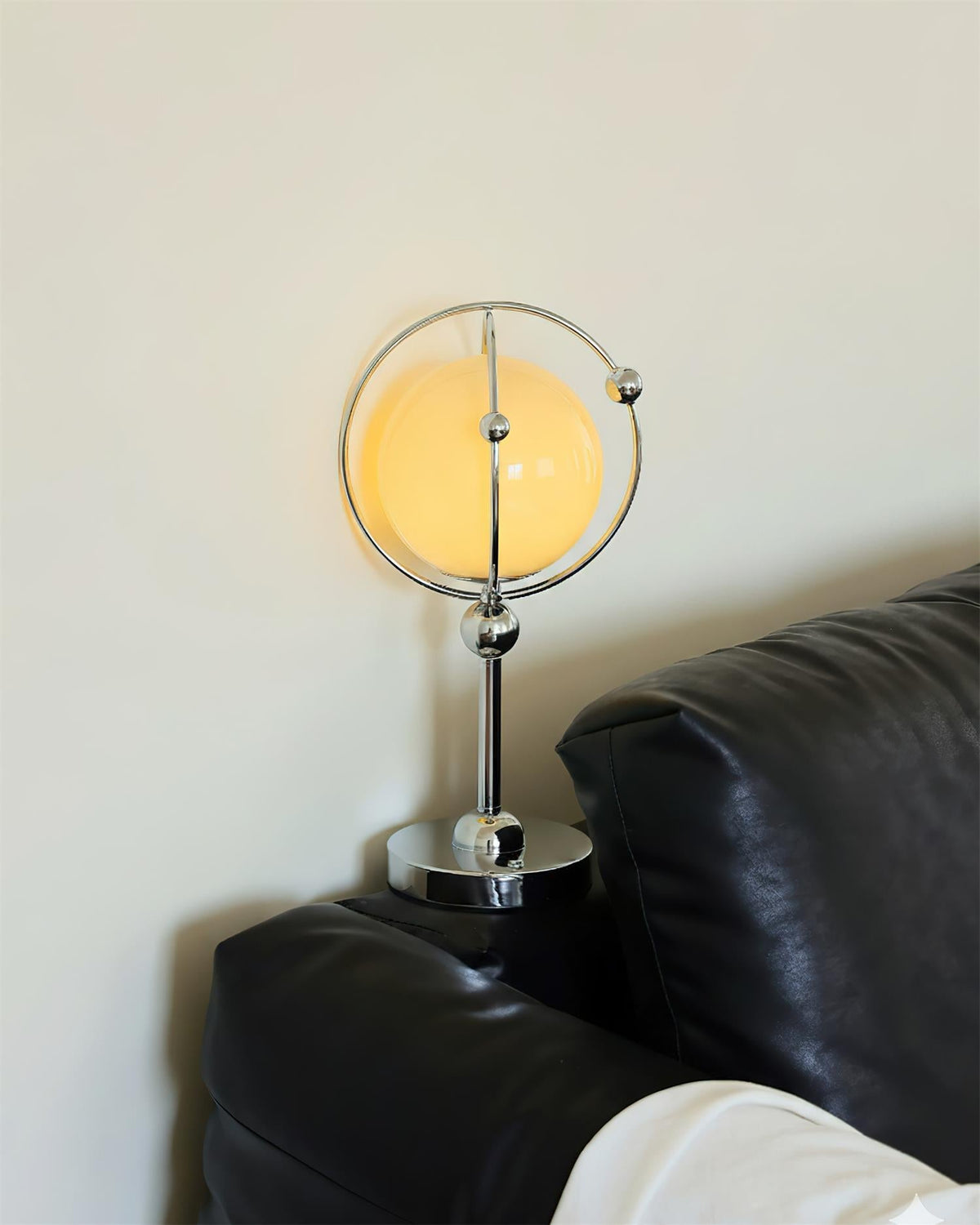 Aveniia Hoop lampa stołowa