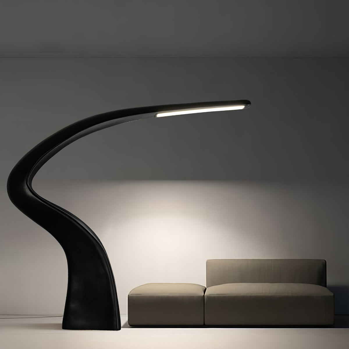 Fluten czarna nowoczesna lampa stojąca
