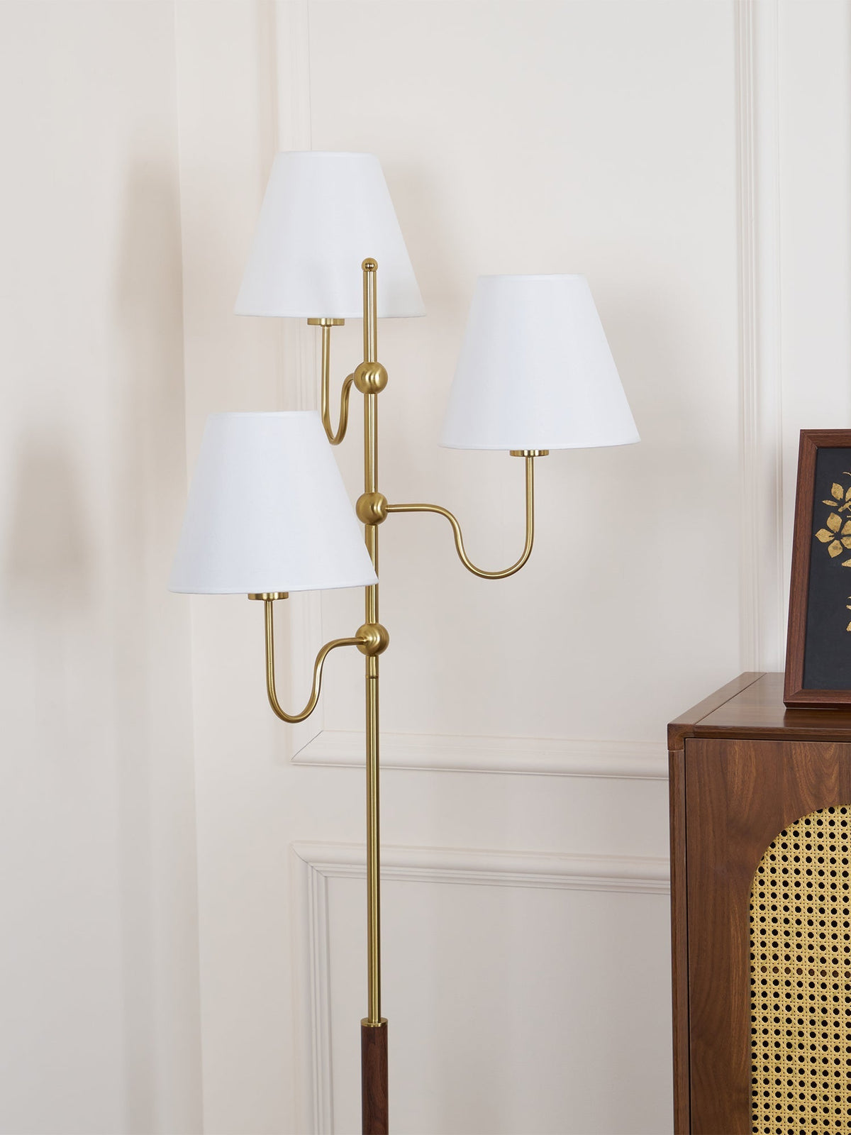 Vevenq lampa stojąca z płóciennym abażurem