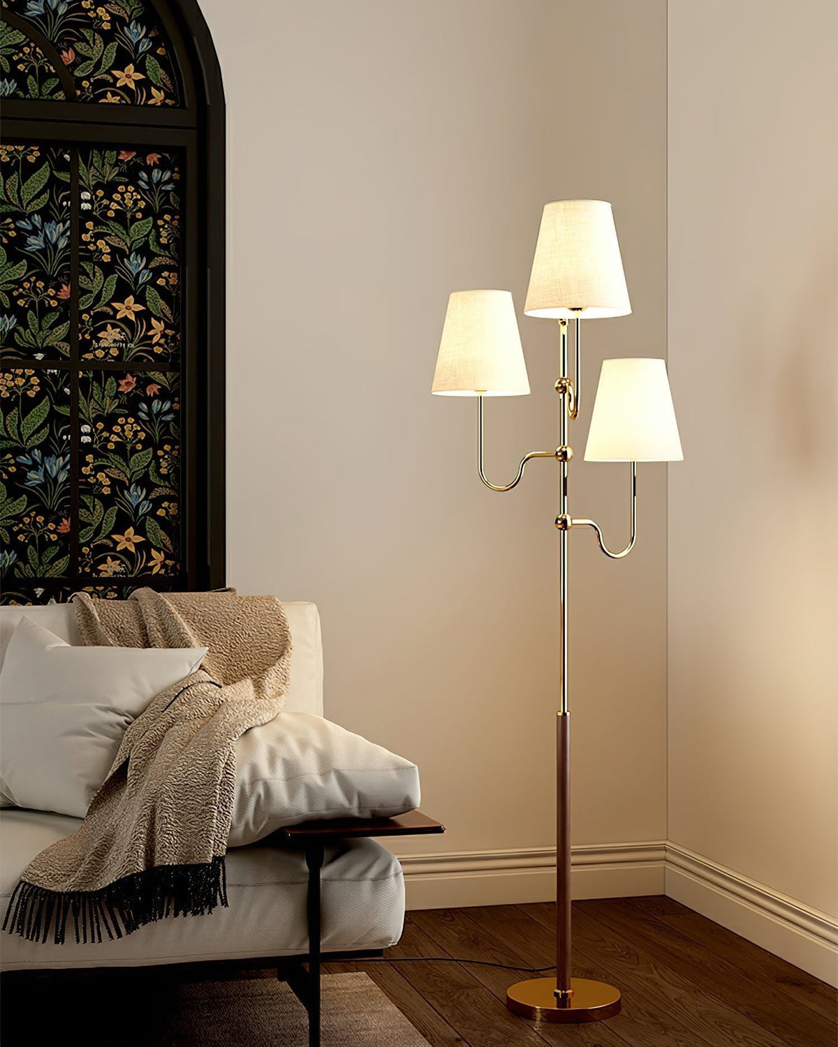Vevenq lampa stojąca z płóciennym abażurem