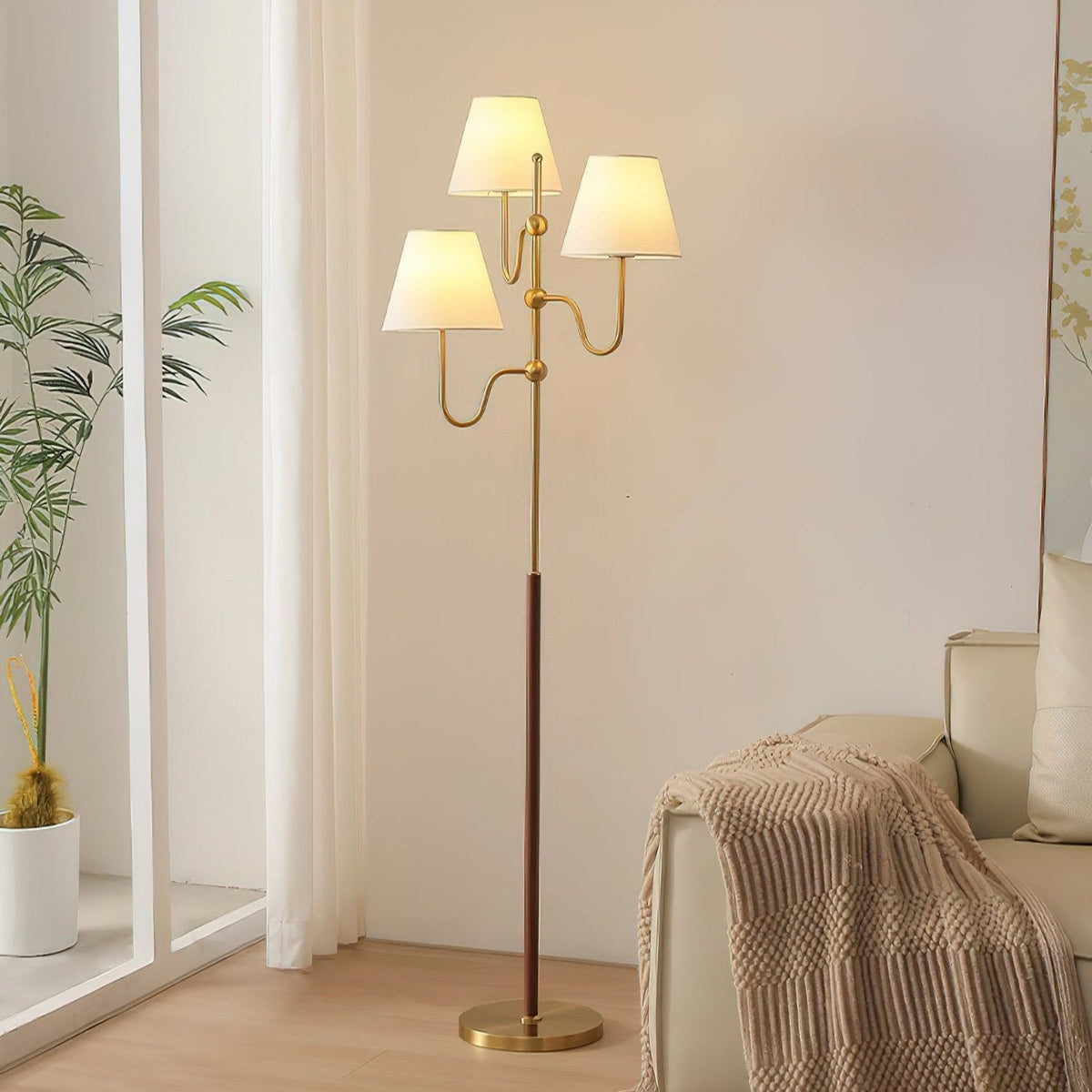 Vevenq lampa stojąca z płóciennym abażurem