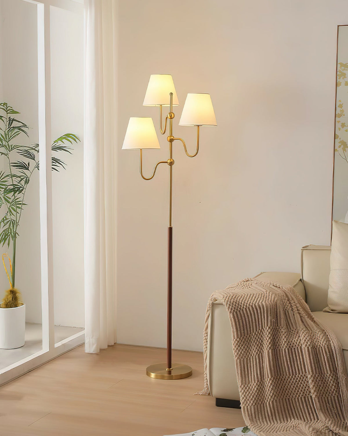 Vevenq lampa stojąca z płóciennym abażurem