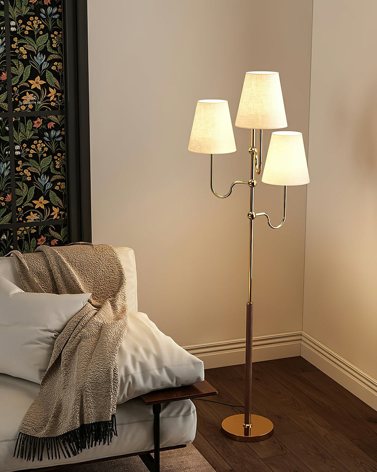 Vevenq lampa stojąca z płóciennym abażurem