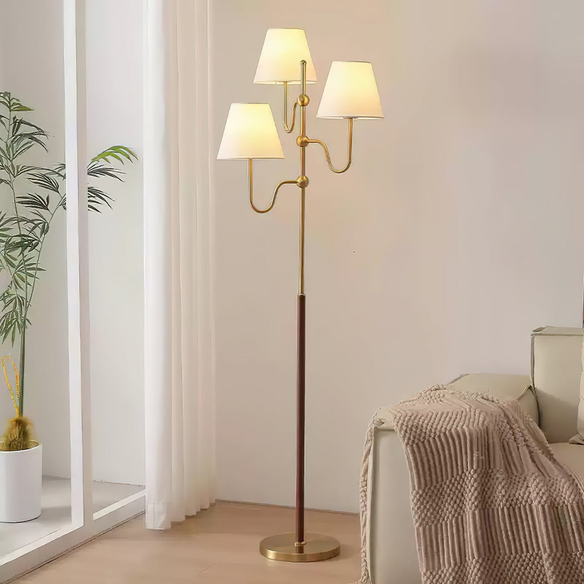 Vevenq lampa stojąca z płóciennym abażurem