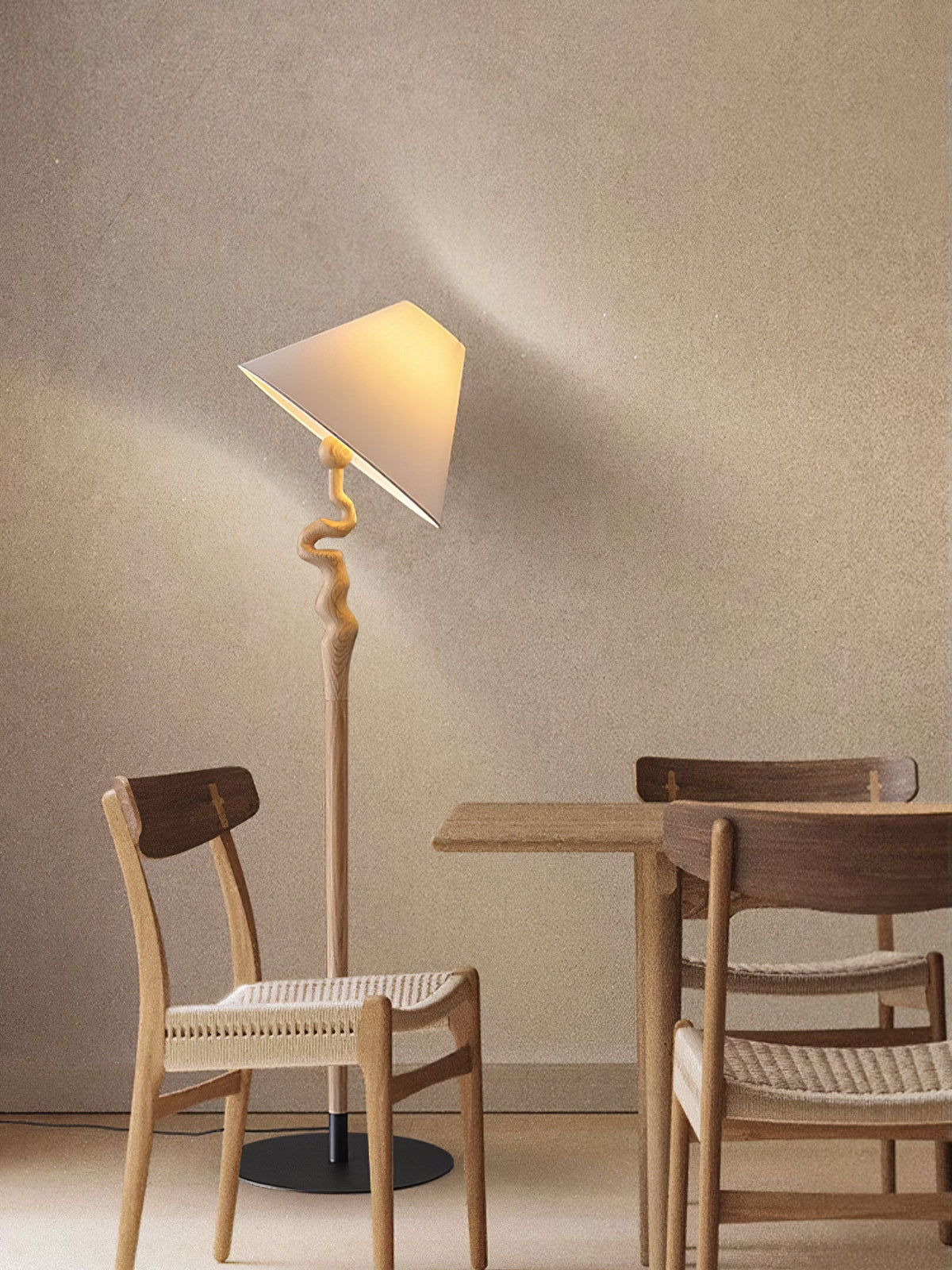 Avloril artystyczna lampa stojąca z drewna