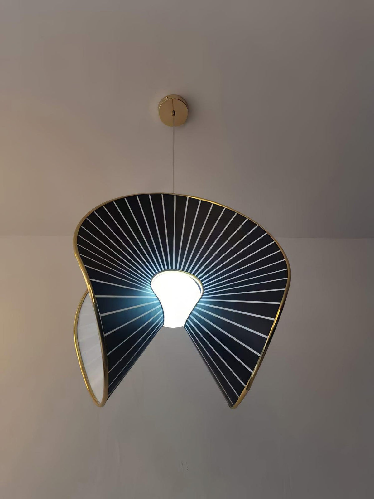 Mavira lampa wisząca z płótna w kolorze czarnym