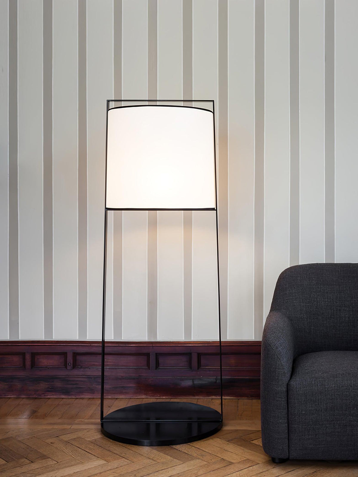 Eslinn nowoczesna lampa stojąca