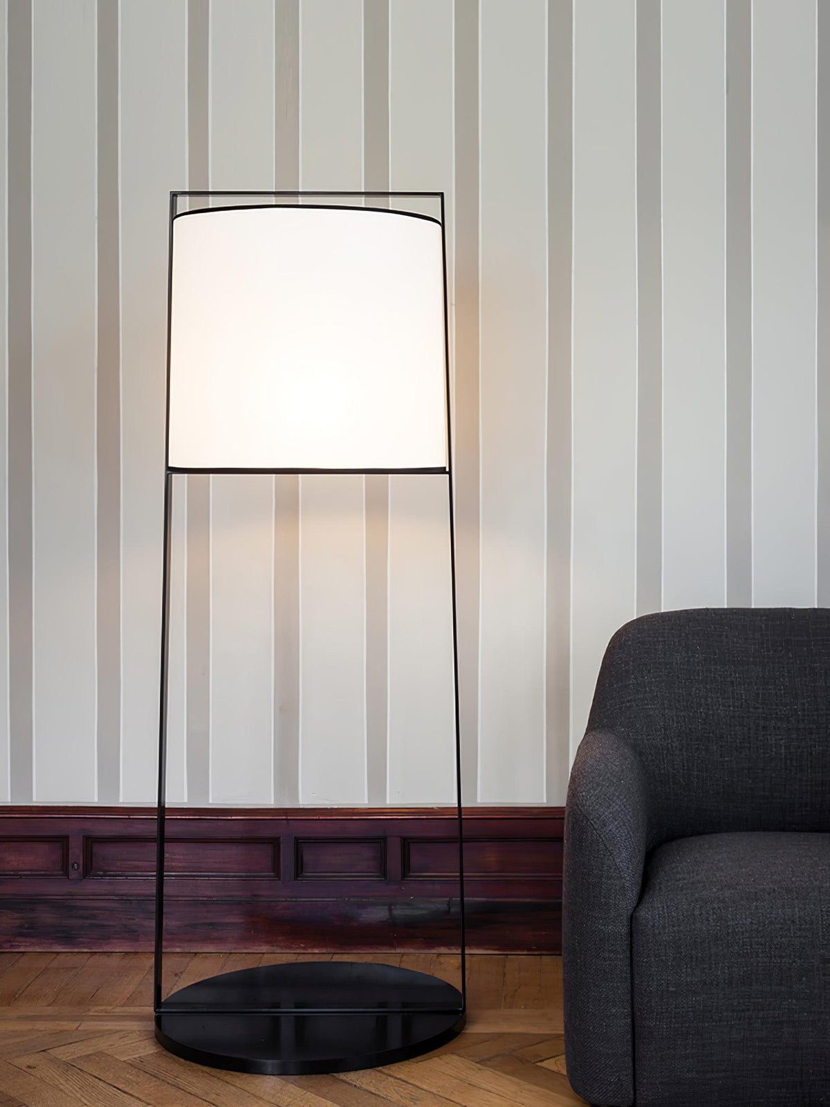 Eslinn nowoczesna lampa stojąca