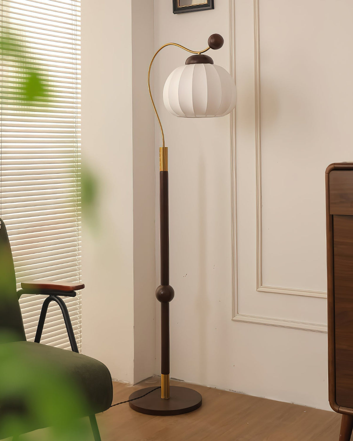 Devenor lampa stojąca ze szkła i drewna