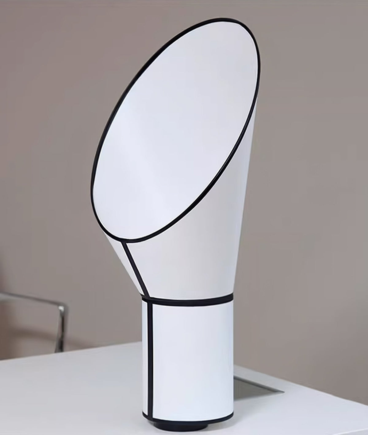 Celestrow Artful Outline lampa stołowa