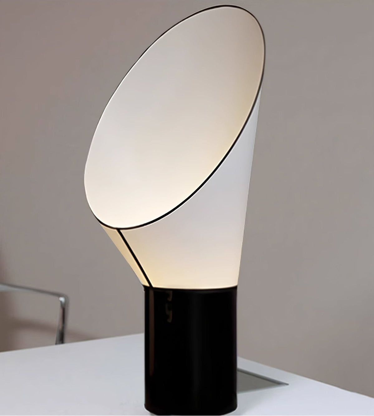 Celestrow Artful Outline lampa stołowa