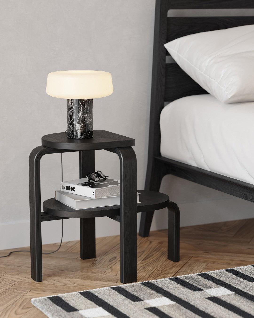 Erinilil lampa stołowa z podstawą z marmuru