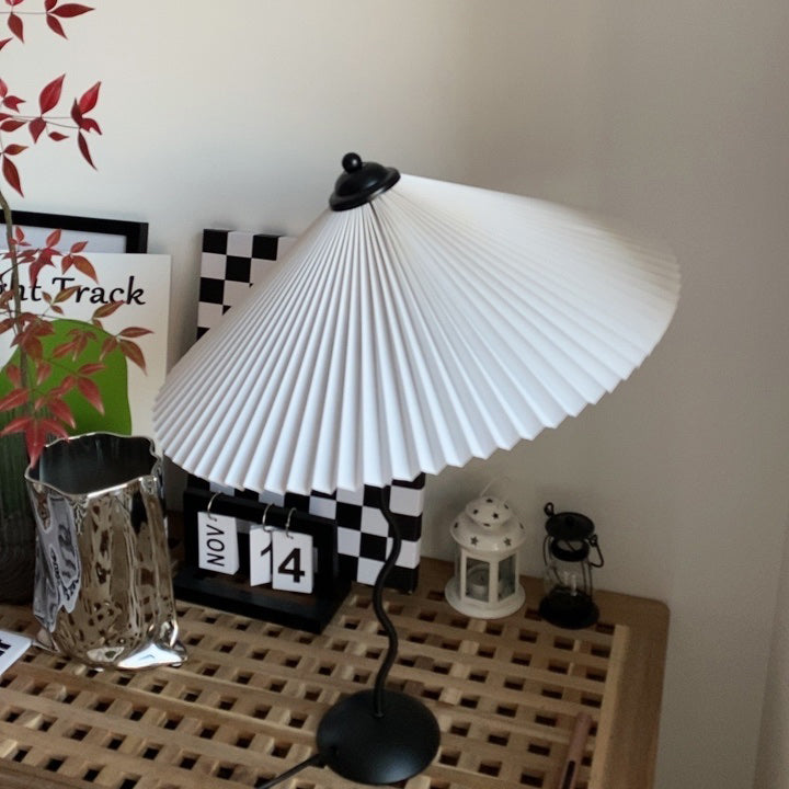Vioro lampa stołowa z płótna