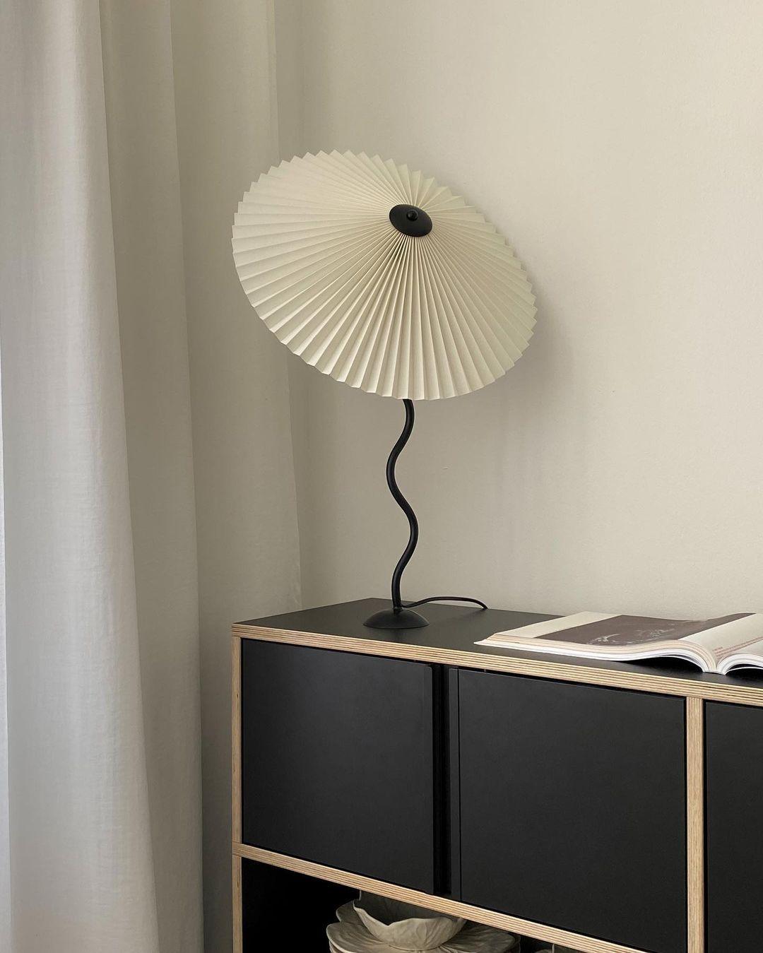 Vioro lampa stołowa z płótna