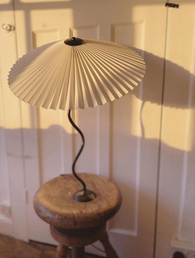 Vioro lampa stołowa z płótna