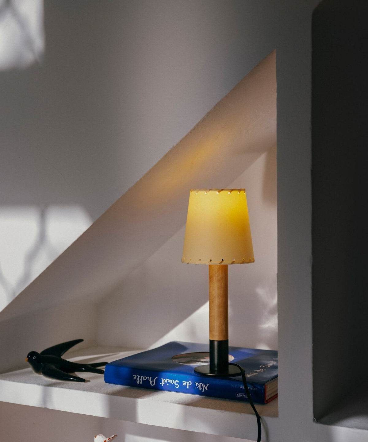 Bravique Stitched lampa stołowa