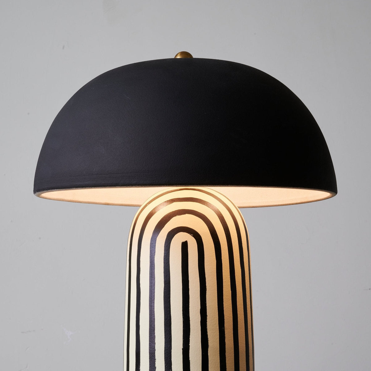 Moxyn minimalistyczna lampa stołowa z ceramiki