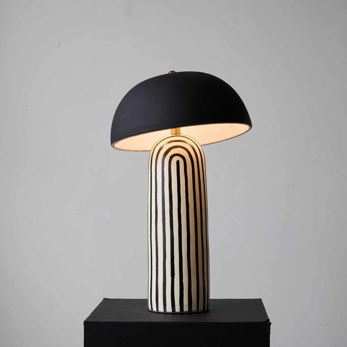 Moxyn minimalistyczna lampa stołowa z ceramiki
