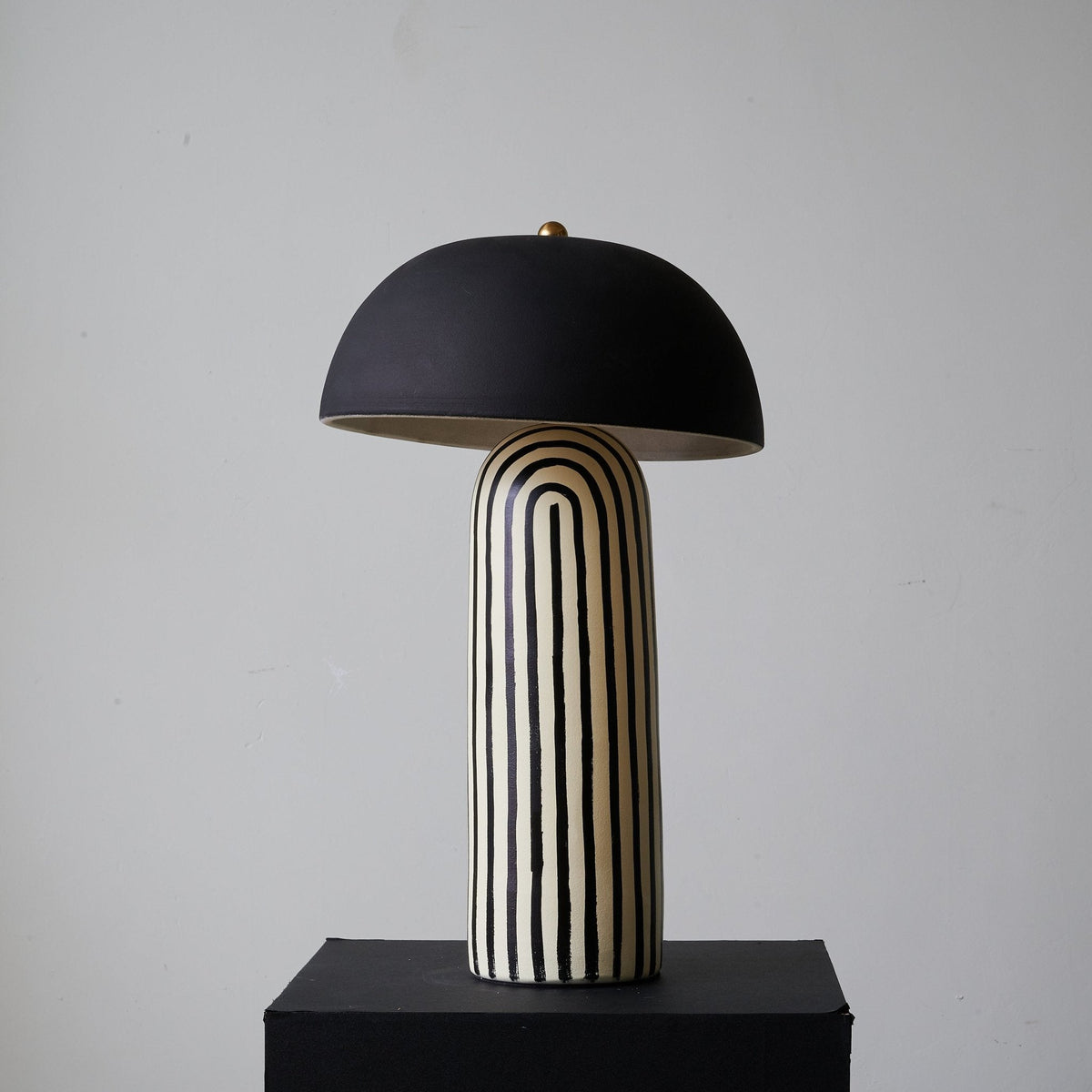Moxyn minimalistyczna lampa stołowa z ceramiki