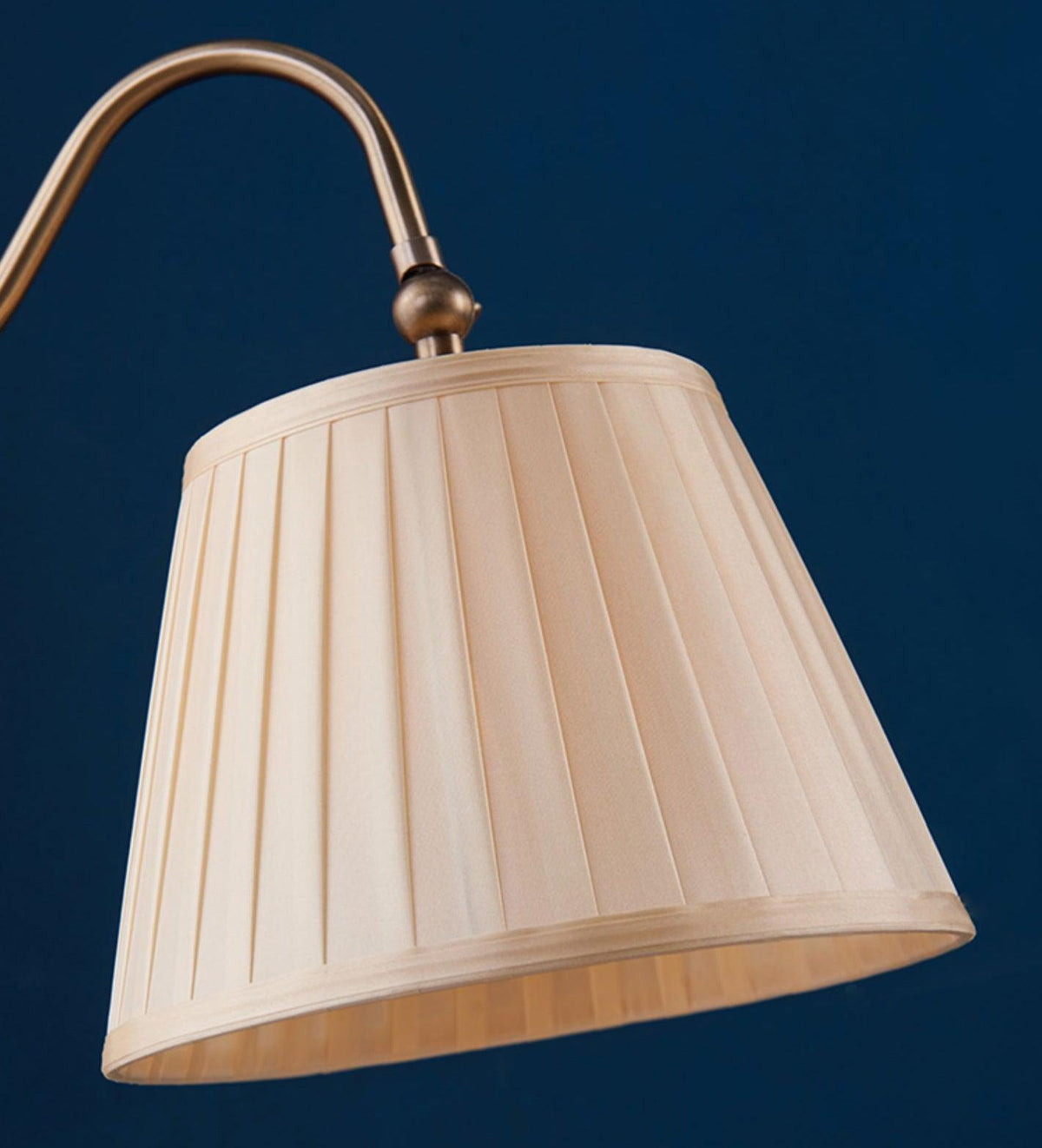 Avenuora vintage lampa stołowa