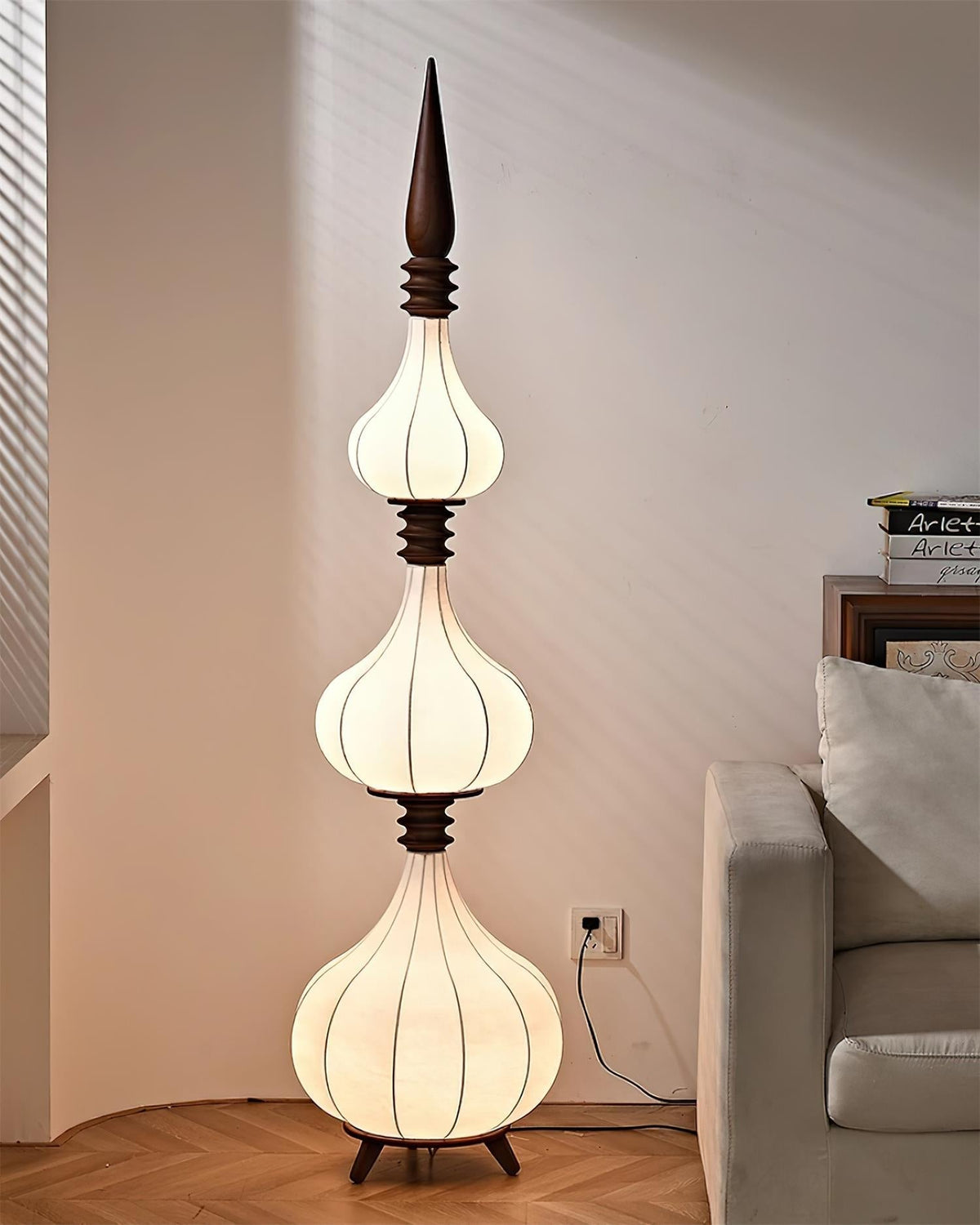 Pagoda lampa stojąca
